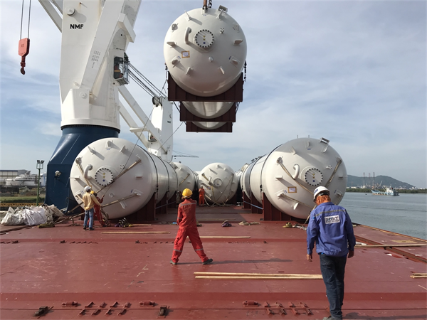 Provision of Manpower, Equipment and Port Services for Loadout 25 Bulk Tanks - Fairweather Tanks Project - Total weight 840T at Dong Xuyen Port